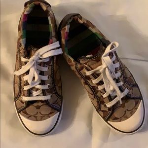 ⬇️ Coach Signature low top sneaker